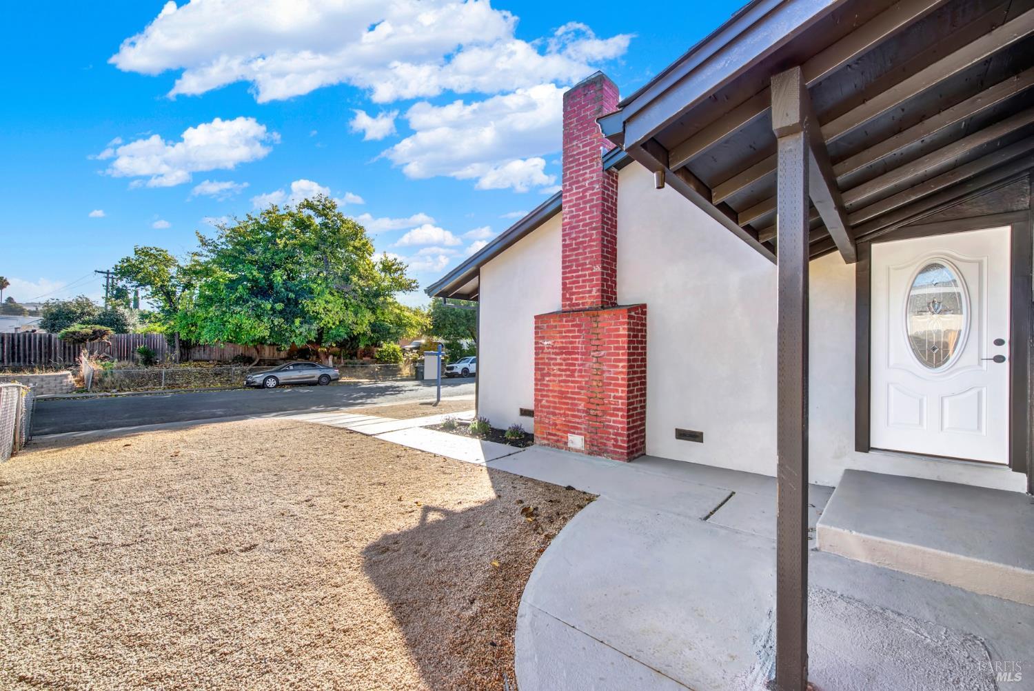 15 Falcon Drive