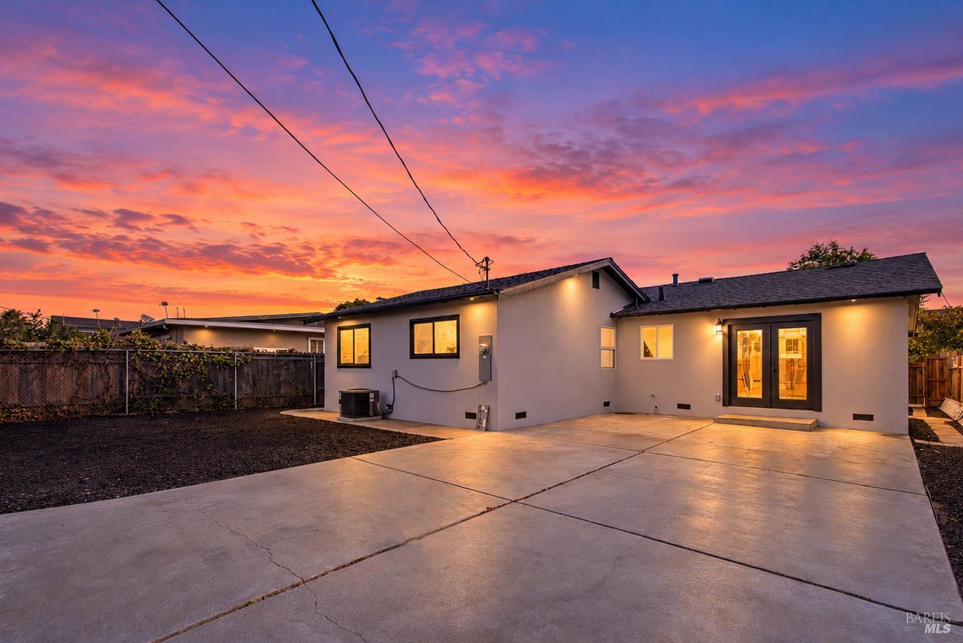 15 Falcon Drive
