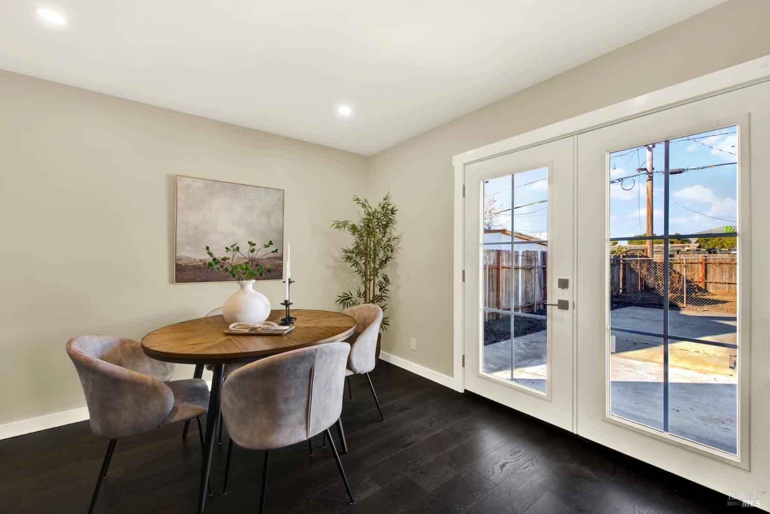 15 Falcon Drive