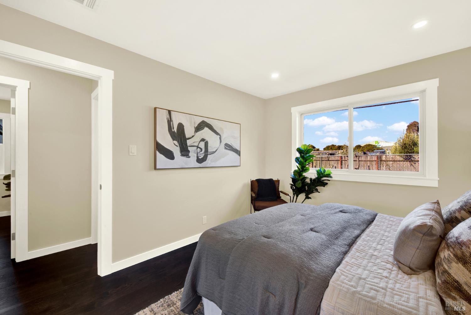 15 Falcon Drive