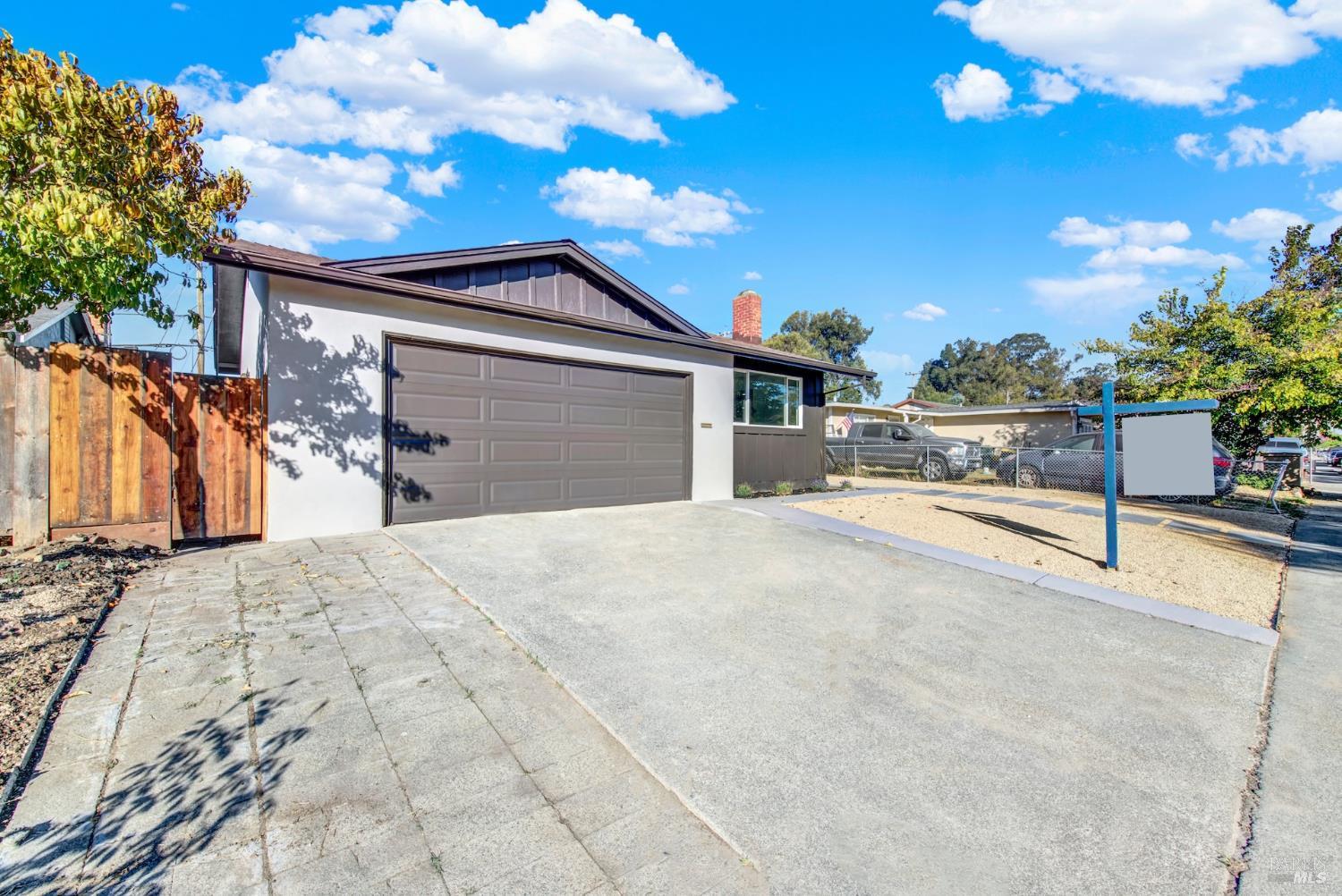 15 Falcon Drive