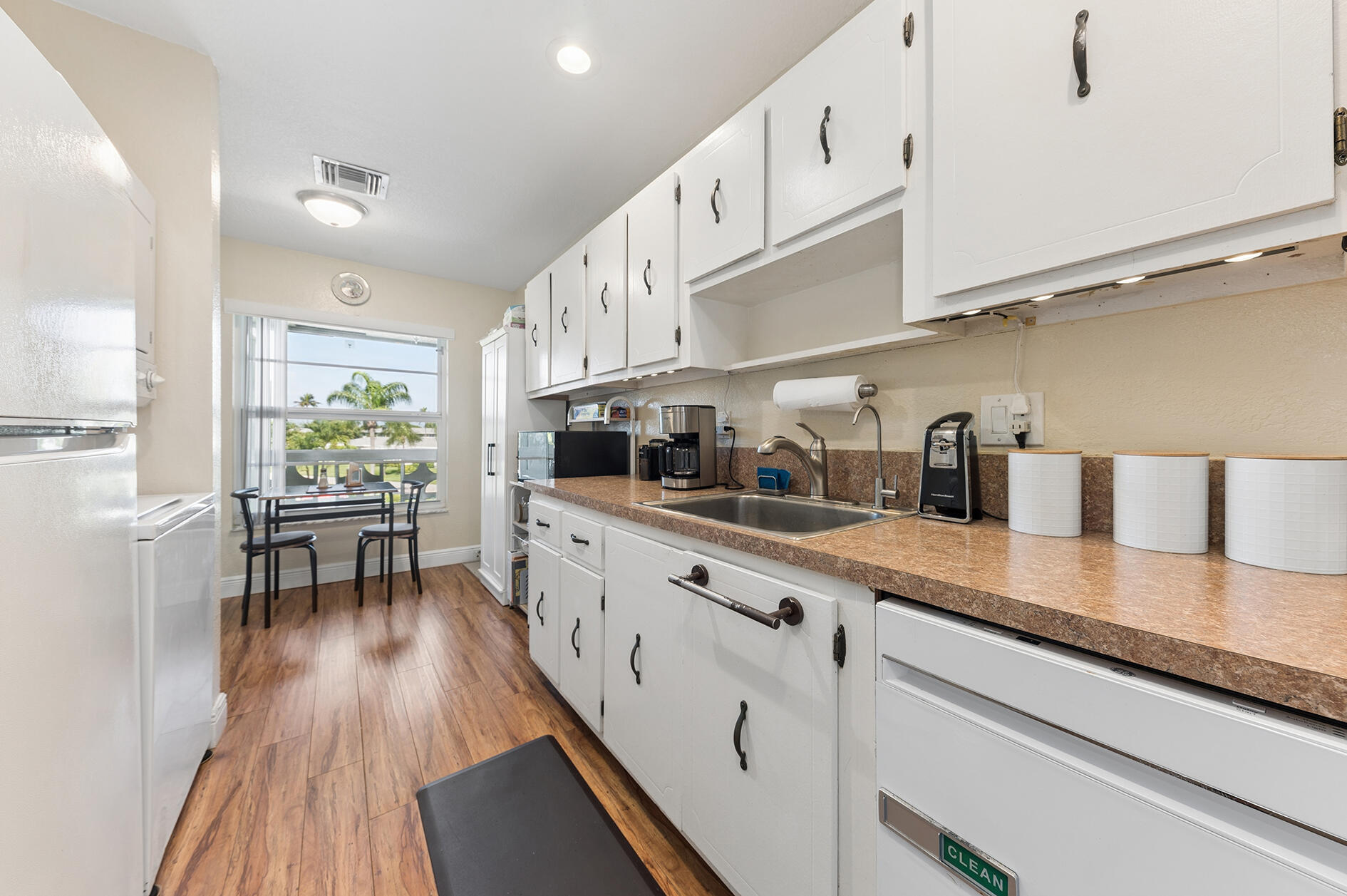 1060 Citrus Way 204