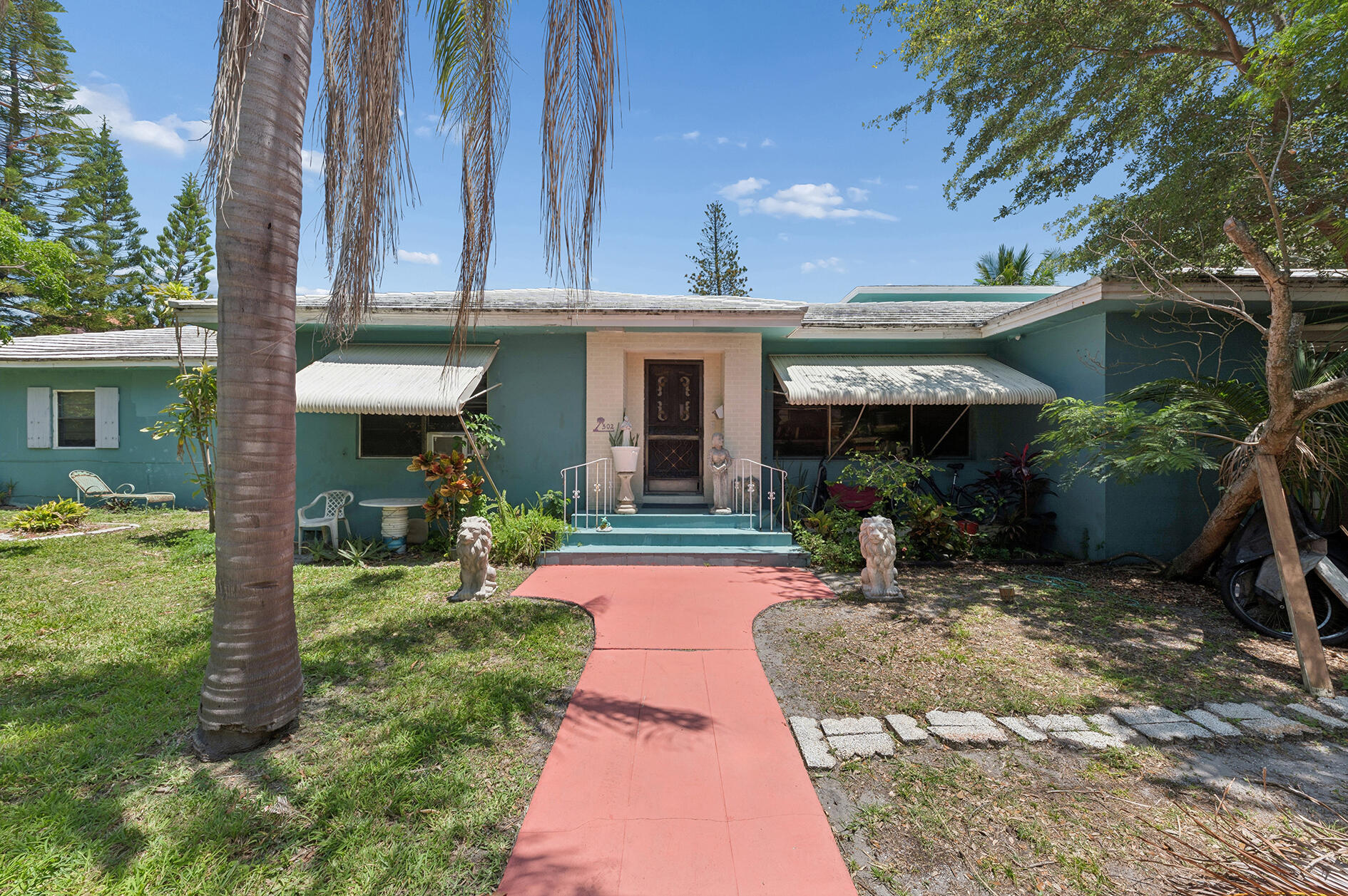 502 S Palmway