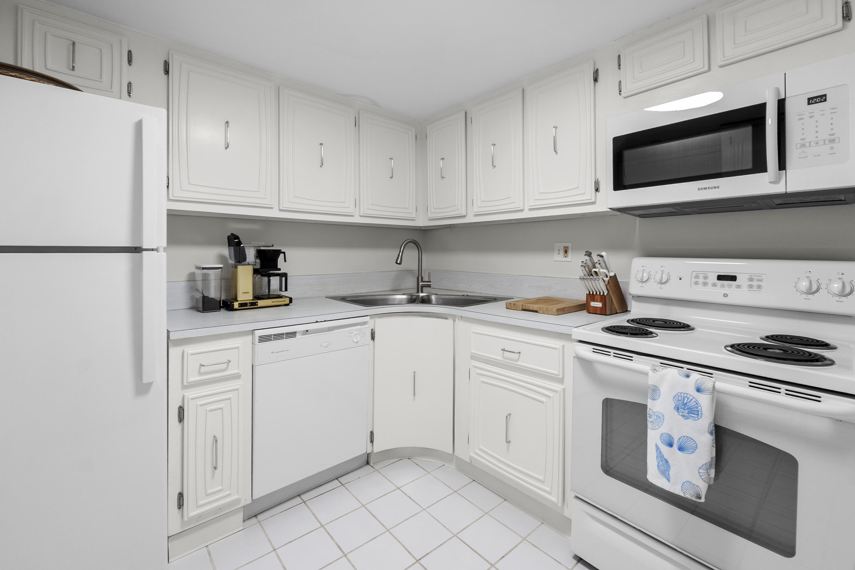 1200 S Flagler Drive 1102