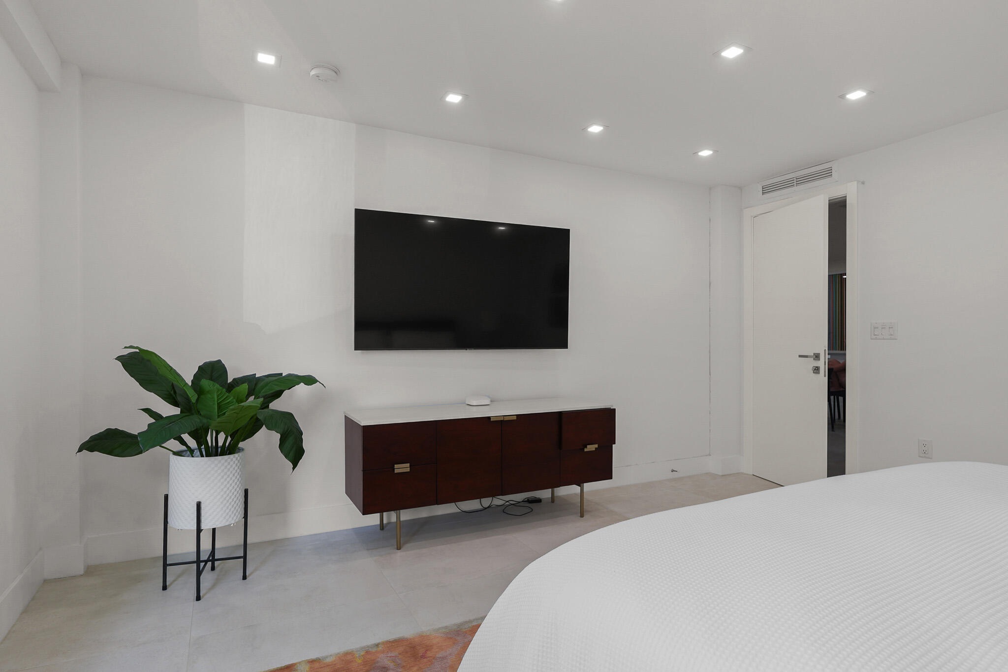 170 N OCEAN Boulevard 209