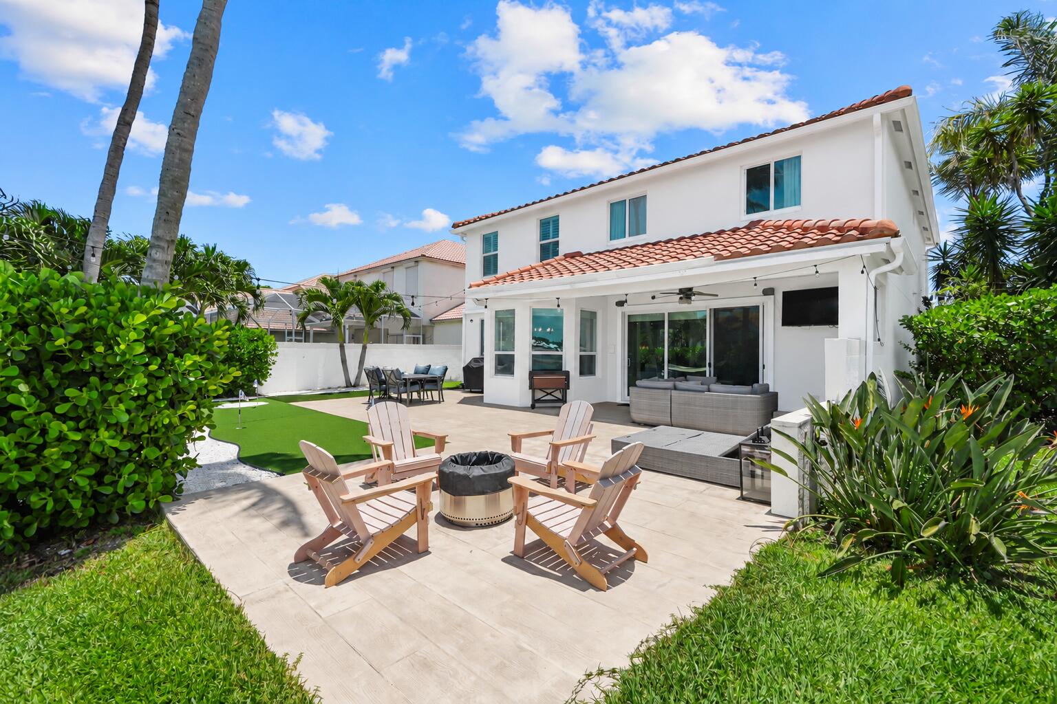 1237 Avondale Lane