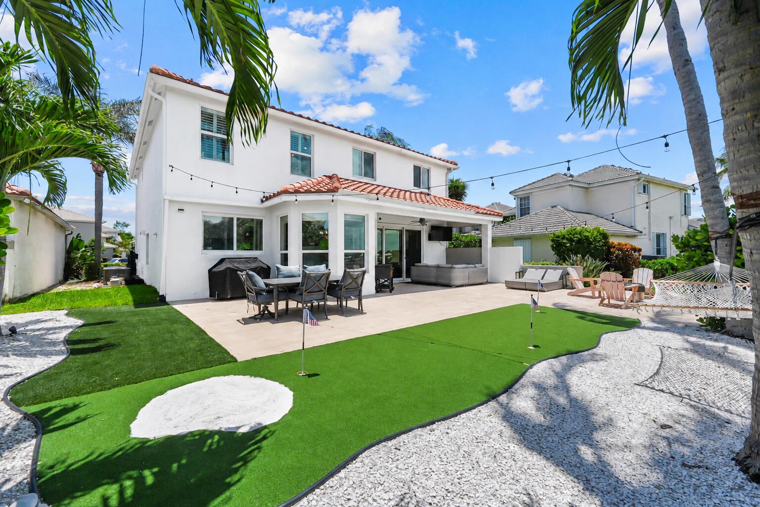 1237 Avondale Lane