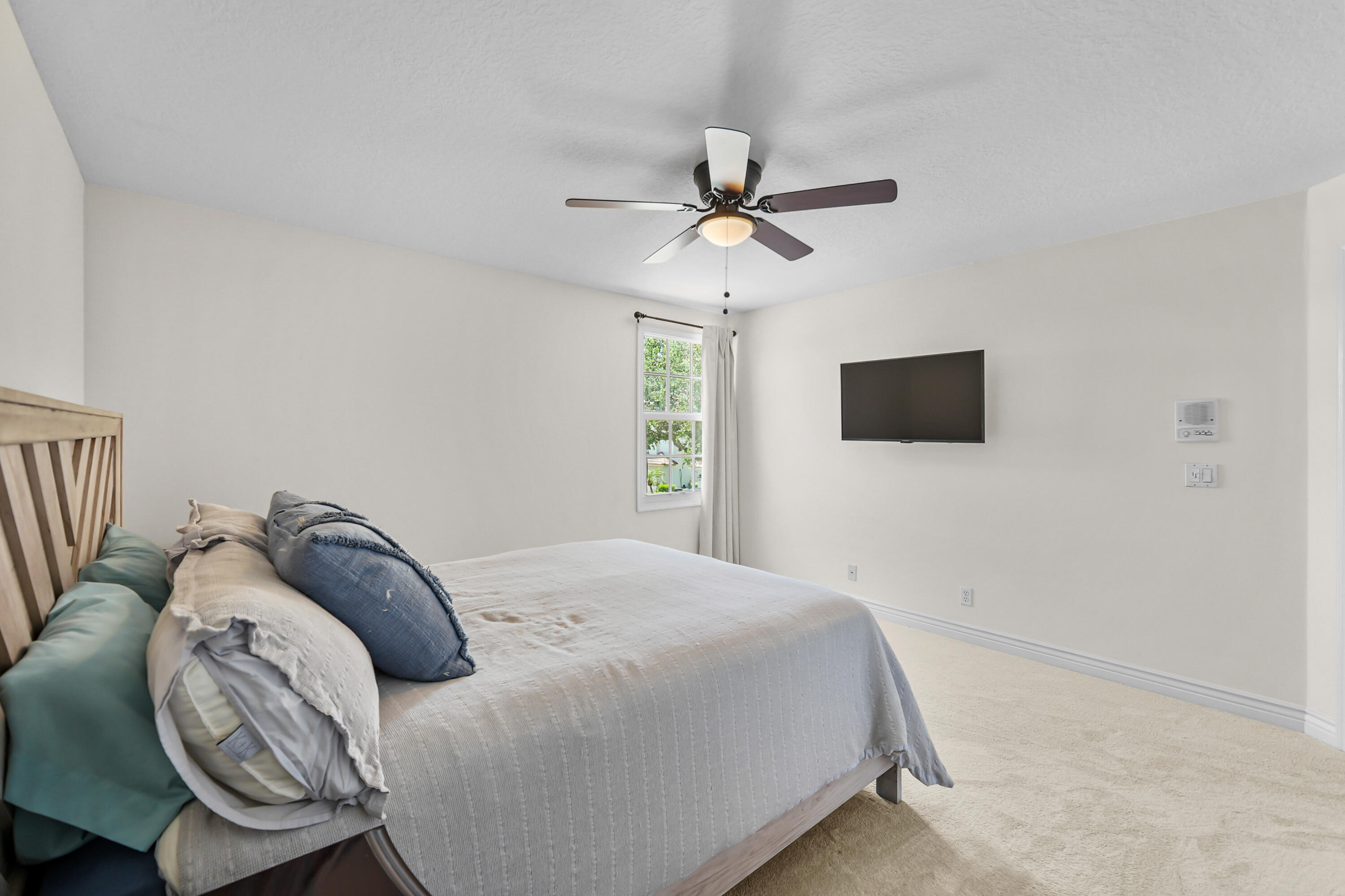 1237 Avondale Lane