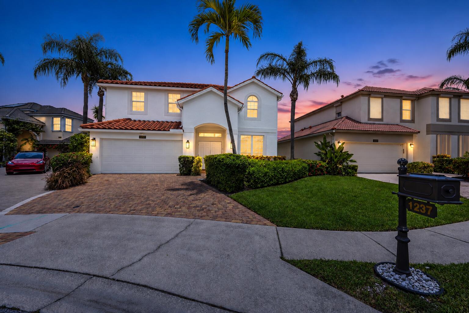 1237 Avondale Lane