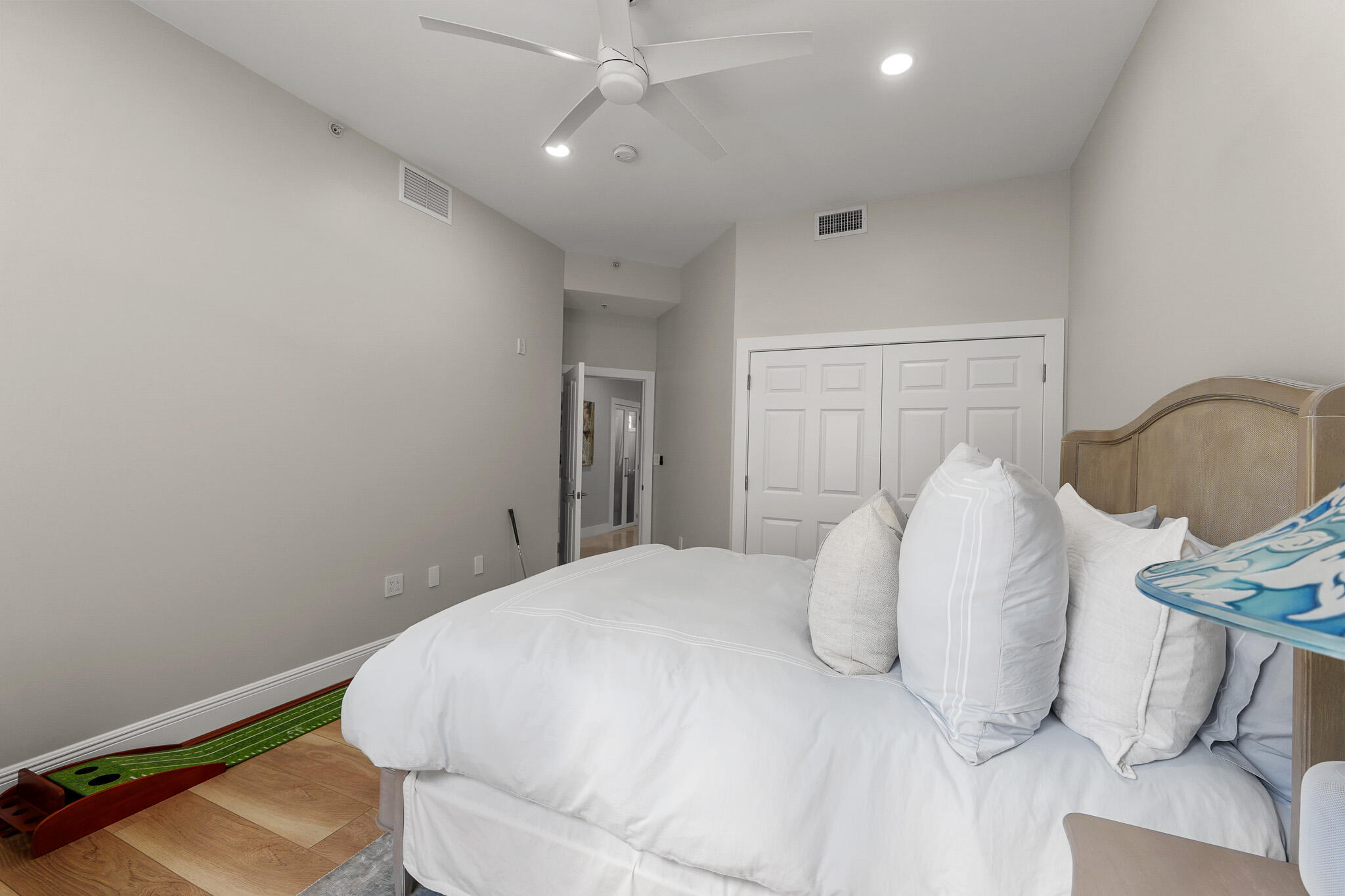 3940 N Flagler Drive 203