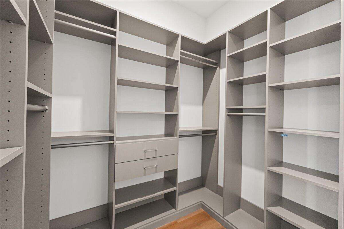220 LAKE SHORE Drive 2406