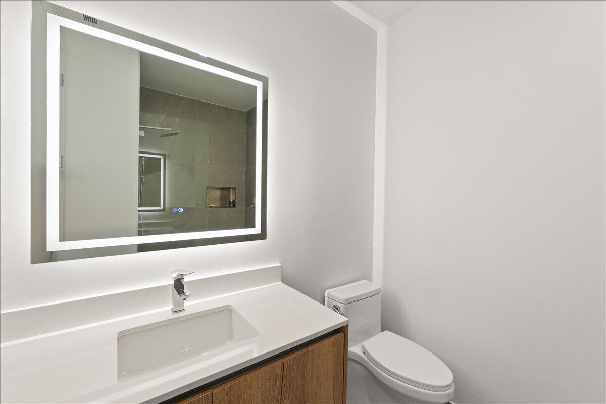 220 LAKE SHORE Drive 2406