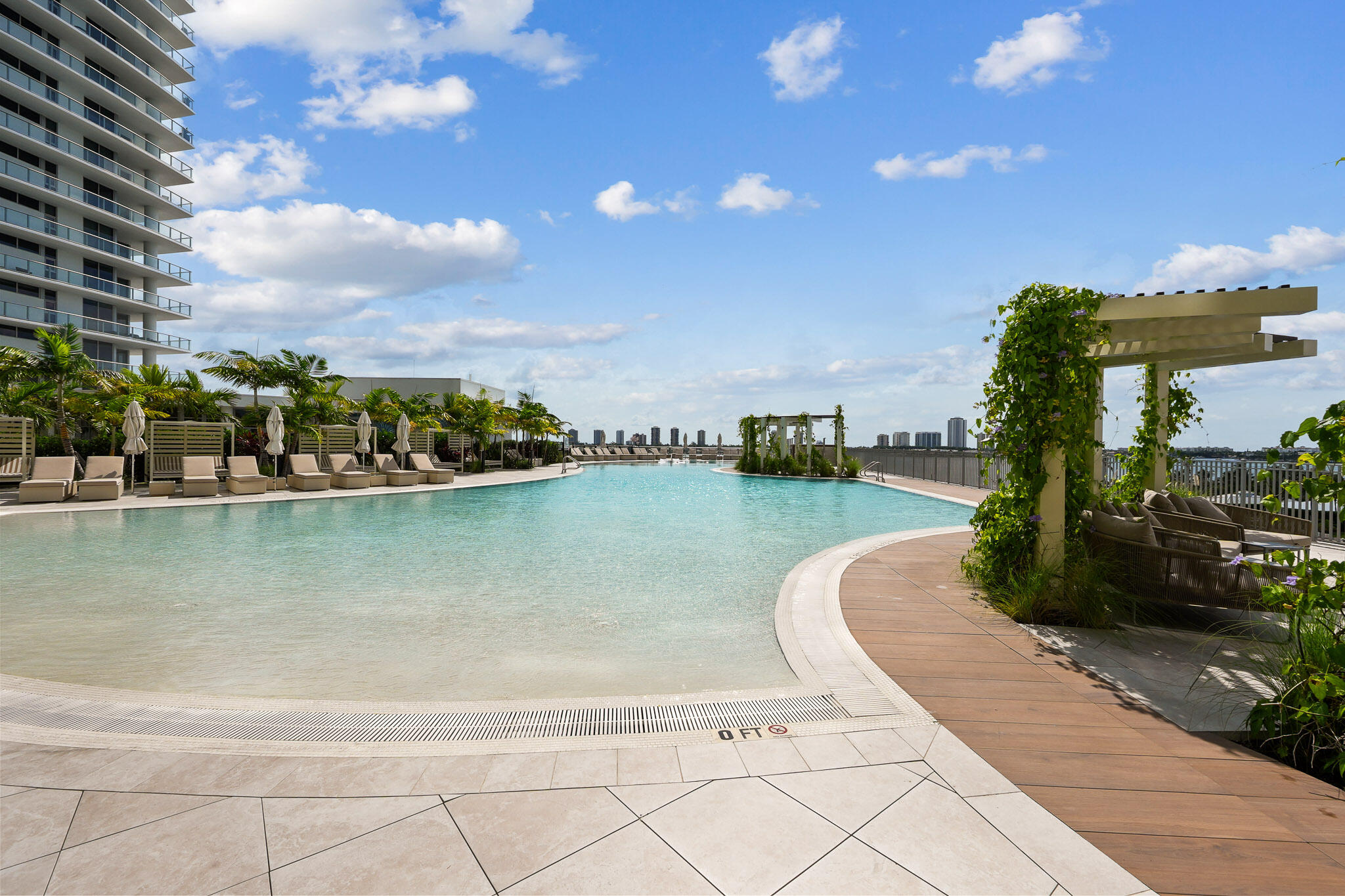 220 LAKE SHORE Drive 2406