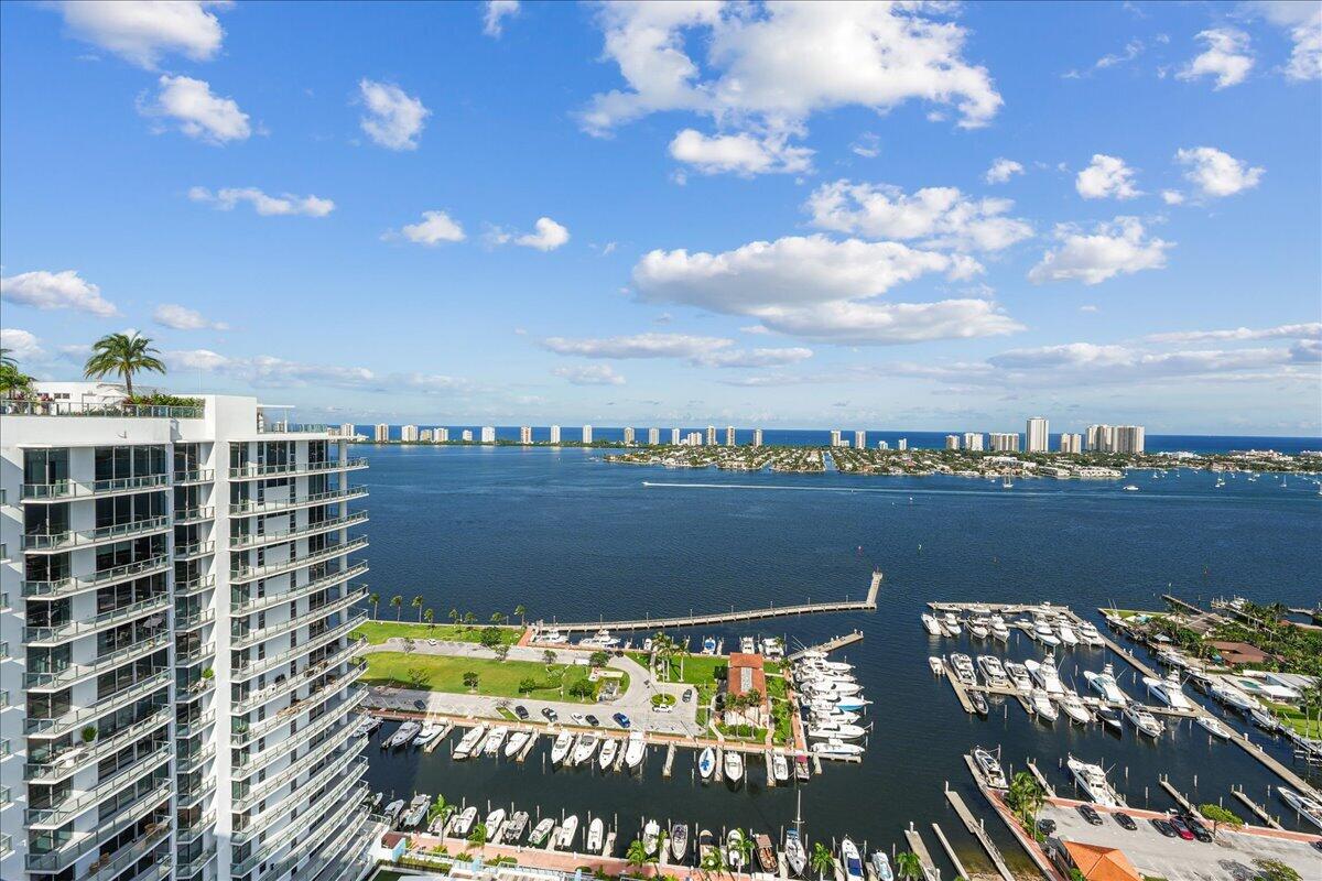220 LAKE SHORE Drive 2406