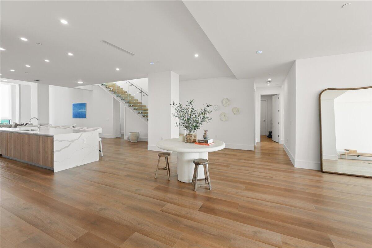220 LAKE SHORE Drive 2406
