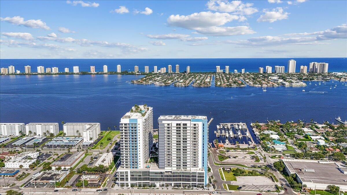 220 LAKE SHORE Drive 2406