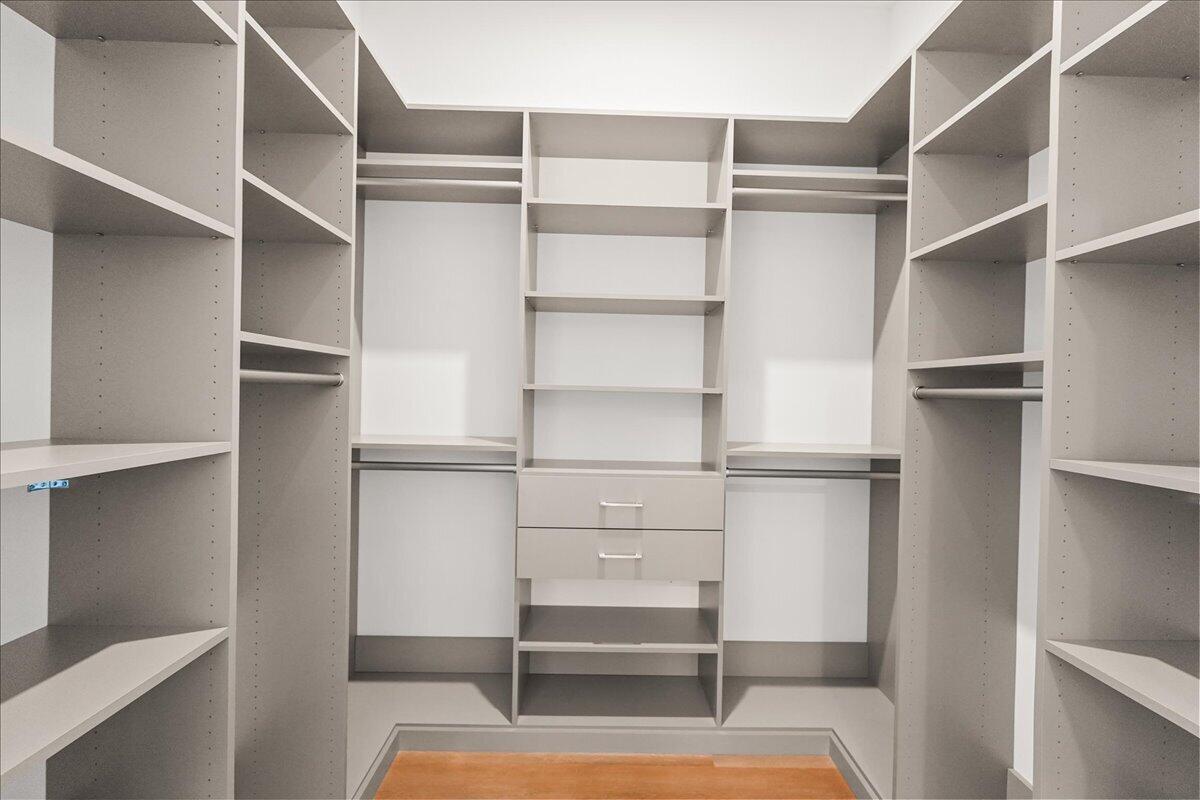 220 LAKE SHORE Drive 2406