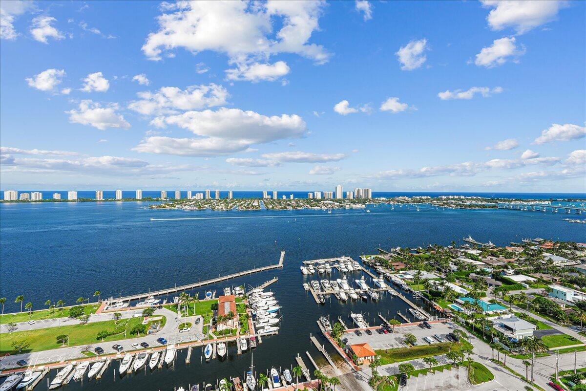 220 LAKE SHORE Drive 2406