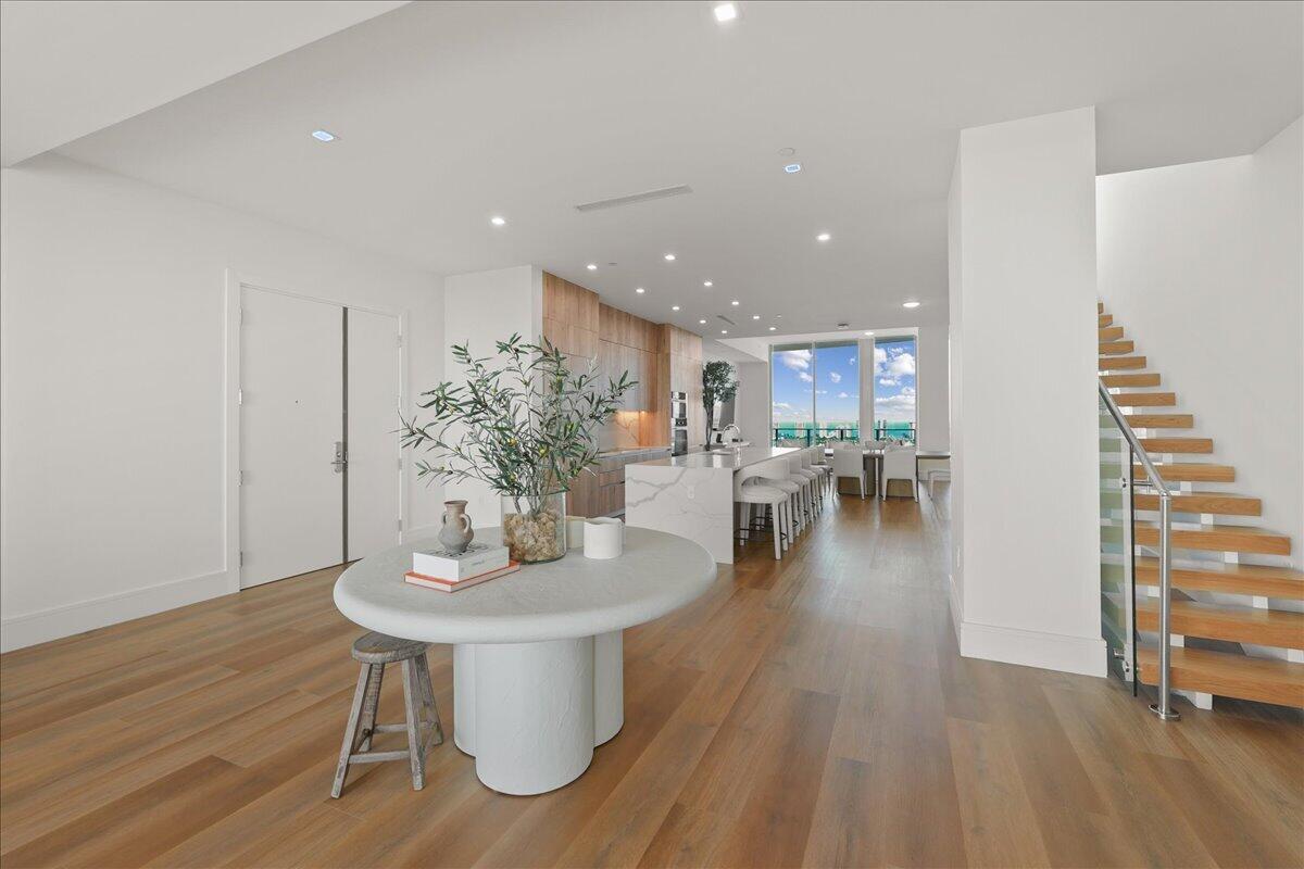 220 LAKE SHORE Drive 2406
