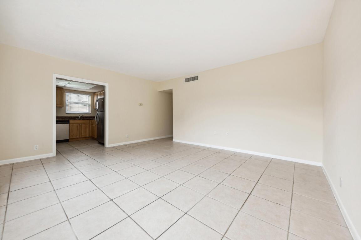 1000 NE 9th Avenue 1