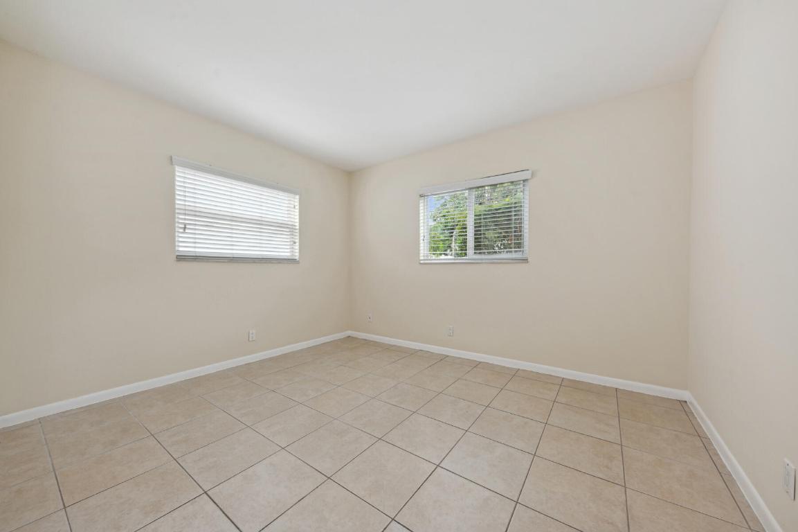 1000 NE 9th Avenue 1
