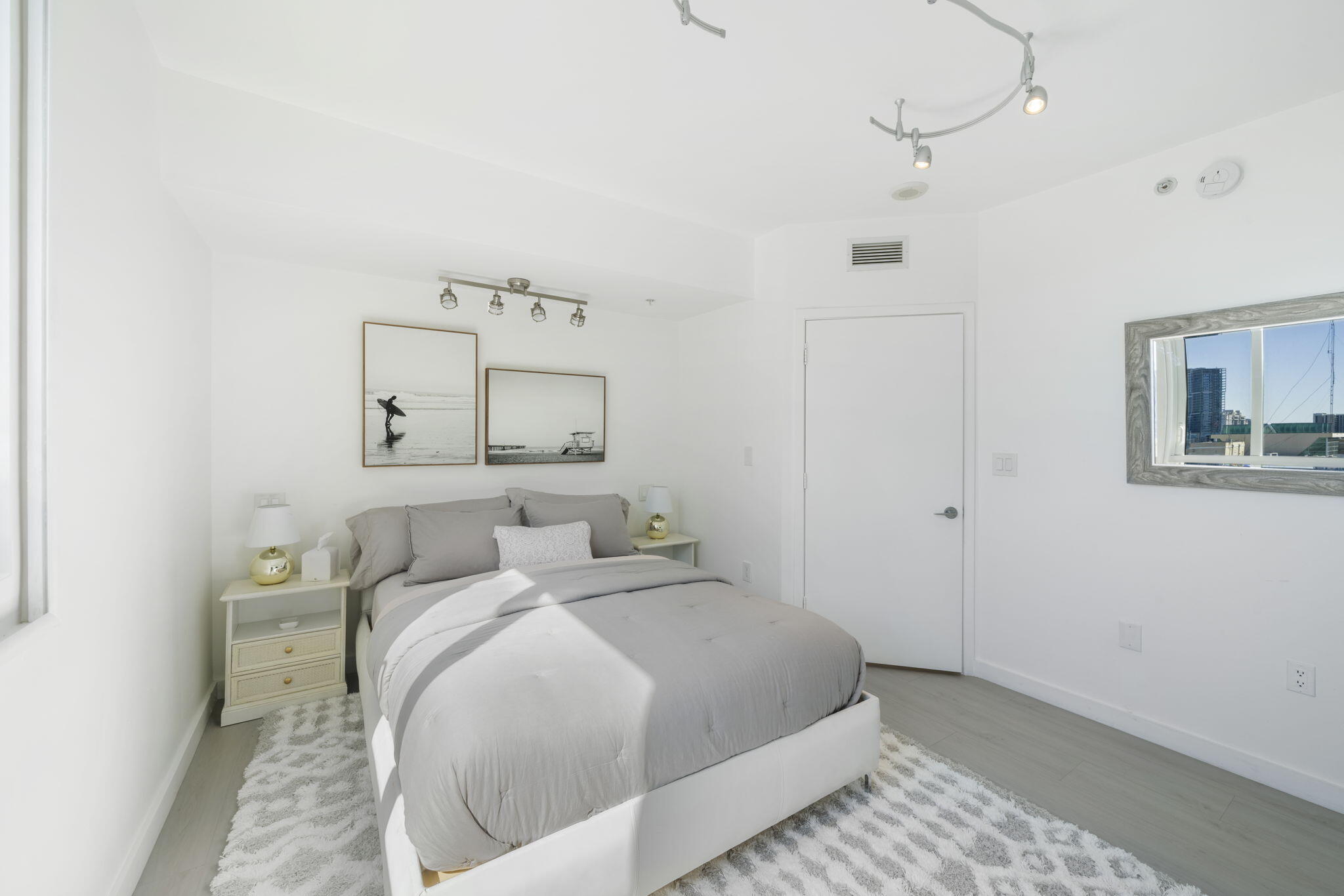 1551 N Flagler Drive 1011