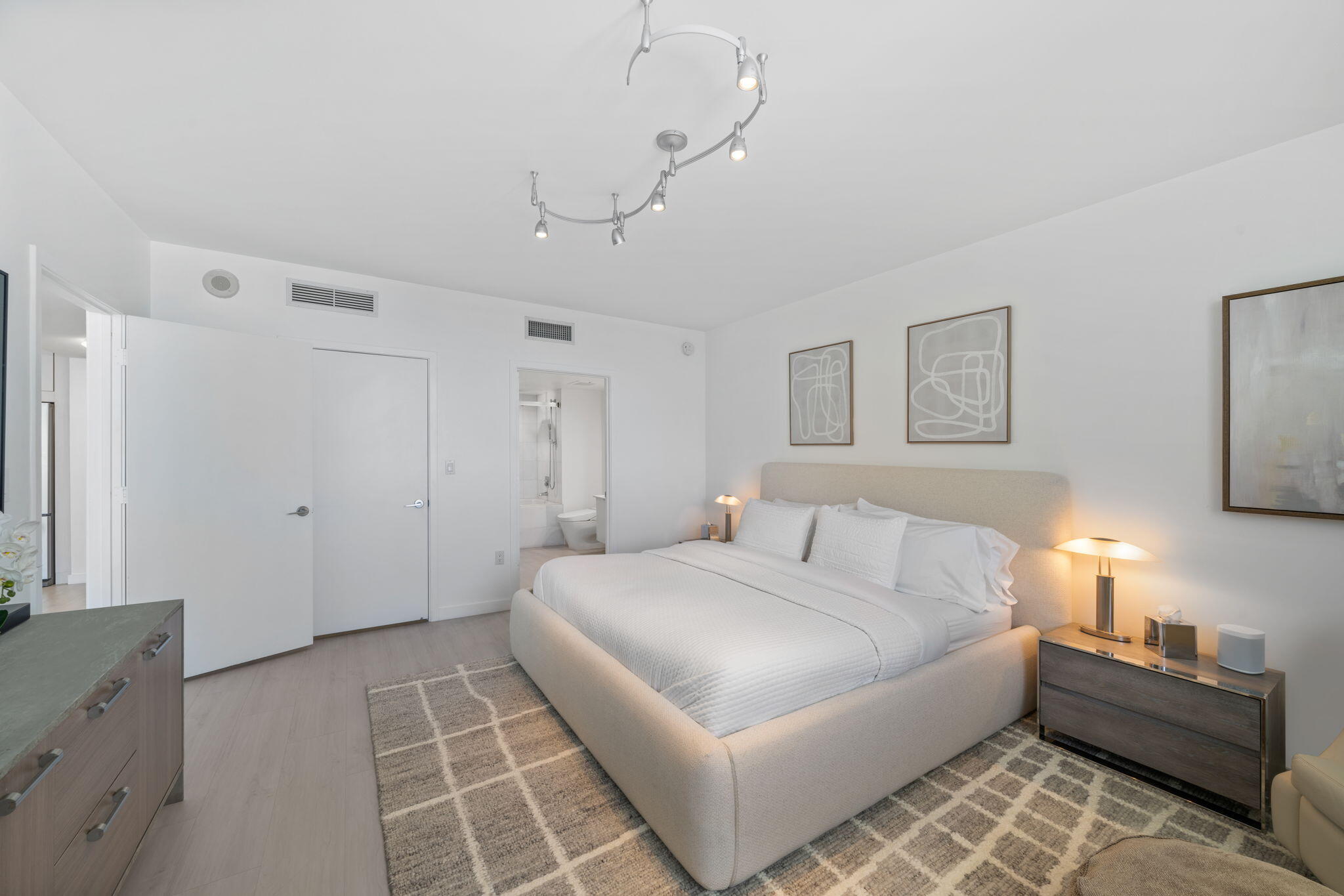1551 N Flagler Drive 1011