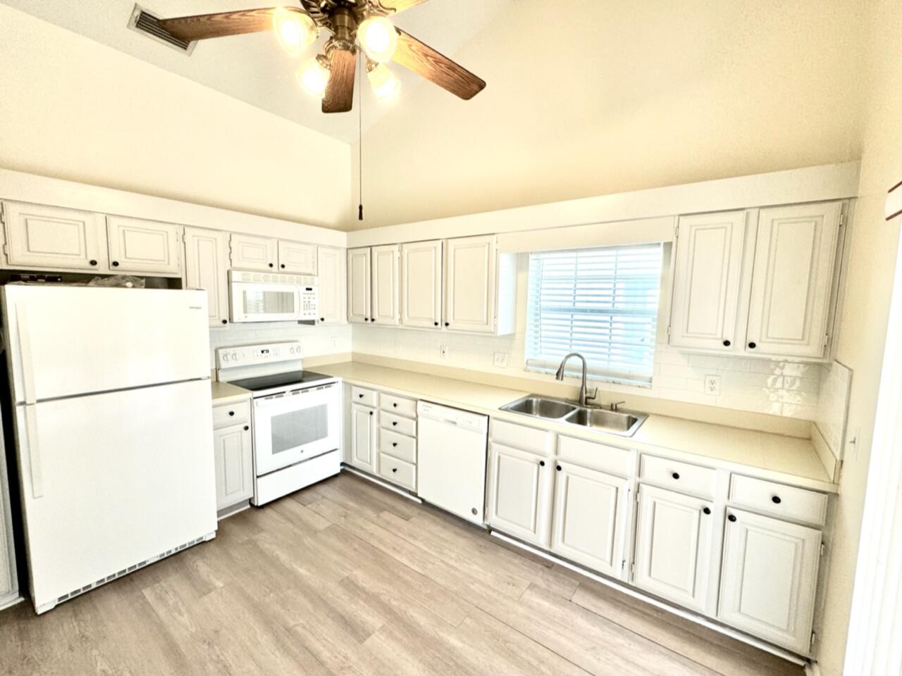 119 Adobe Circle