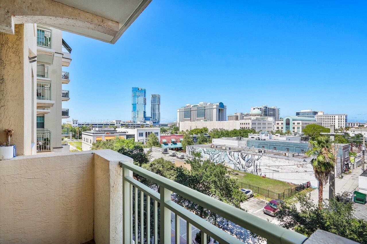 610 Clematis Street 418