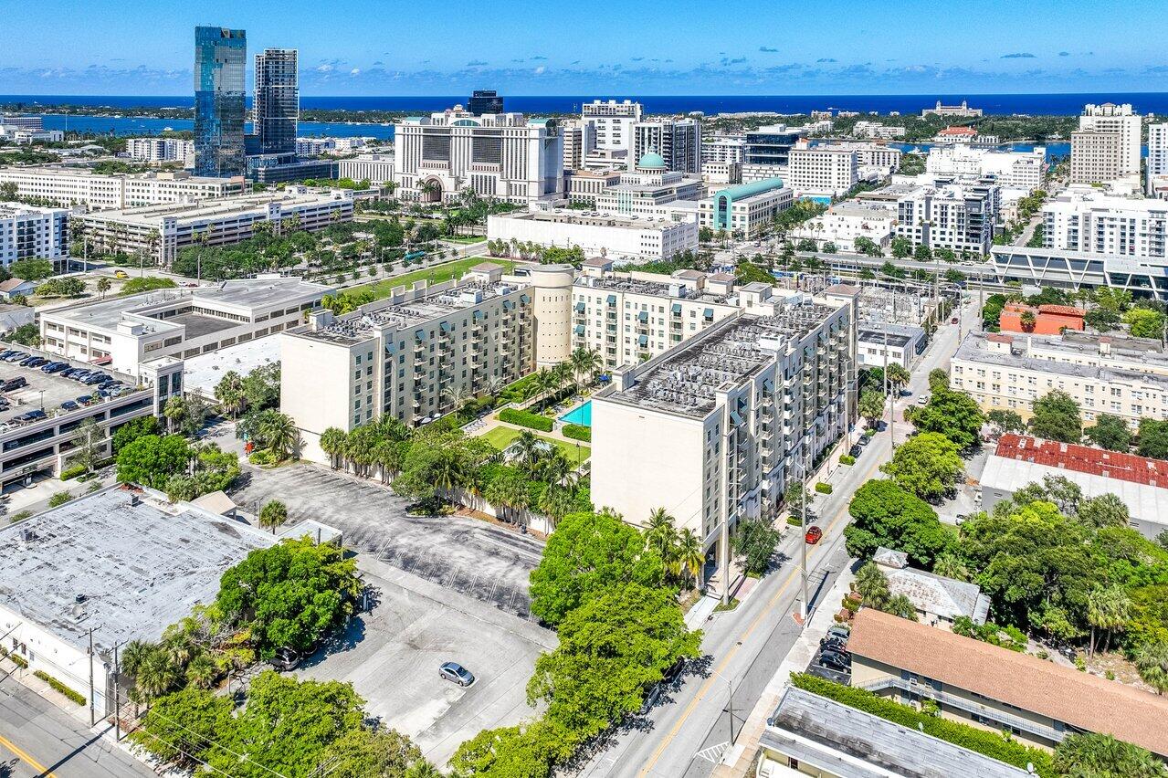 610 Clematis Street 418