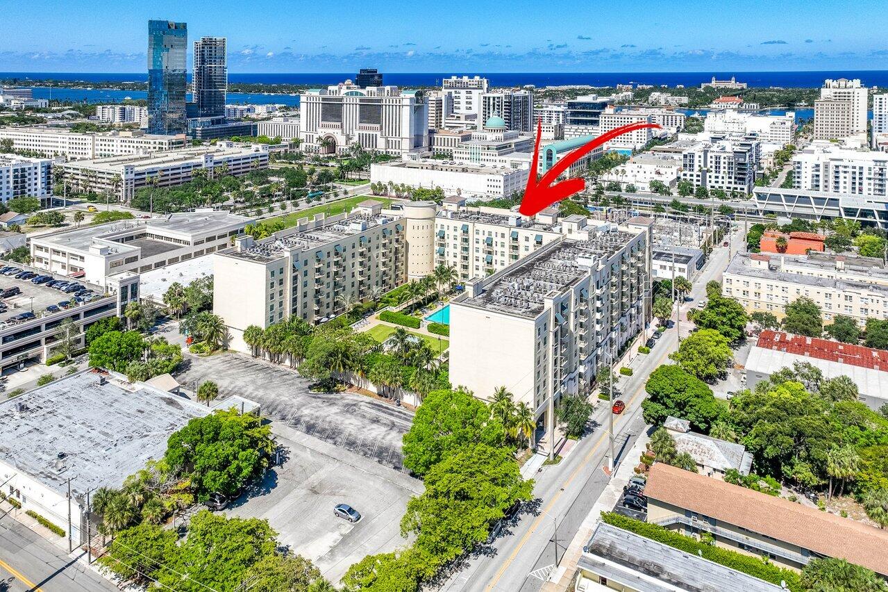 610 Clematis Street 418