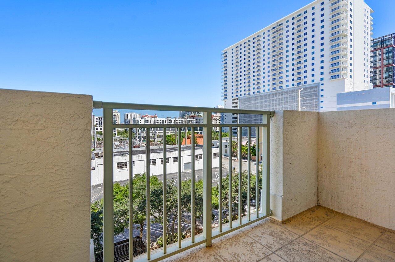 610 Clematis Street 418