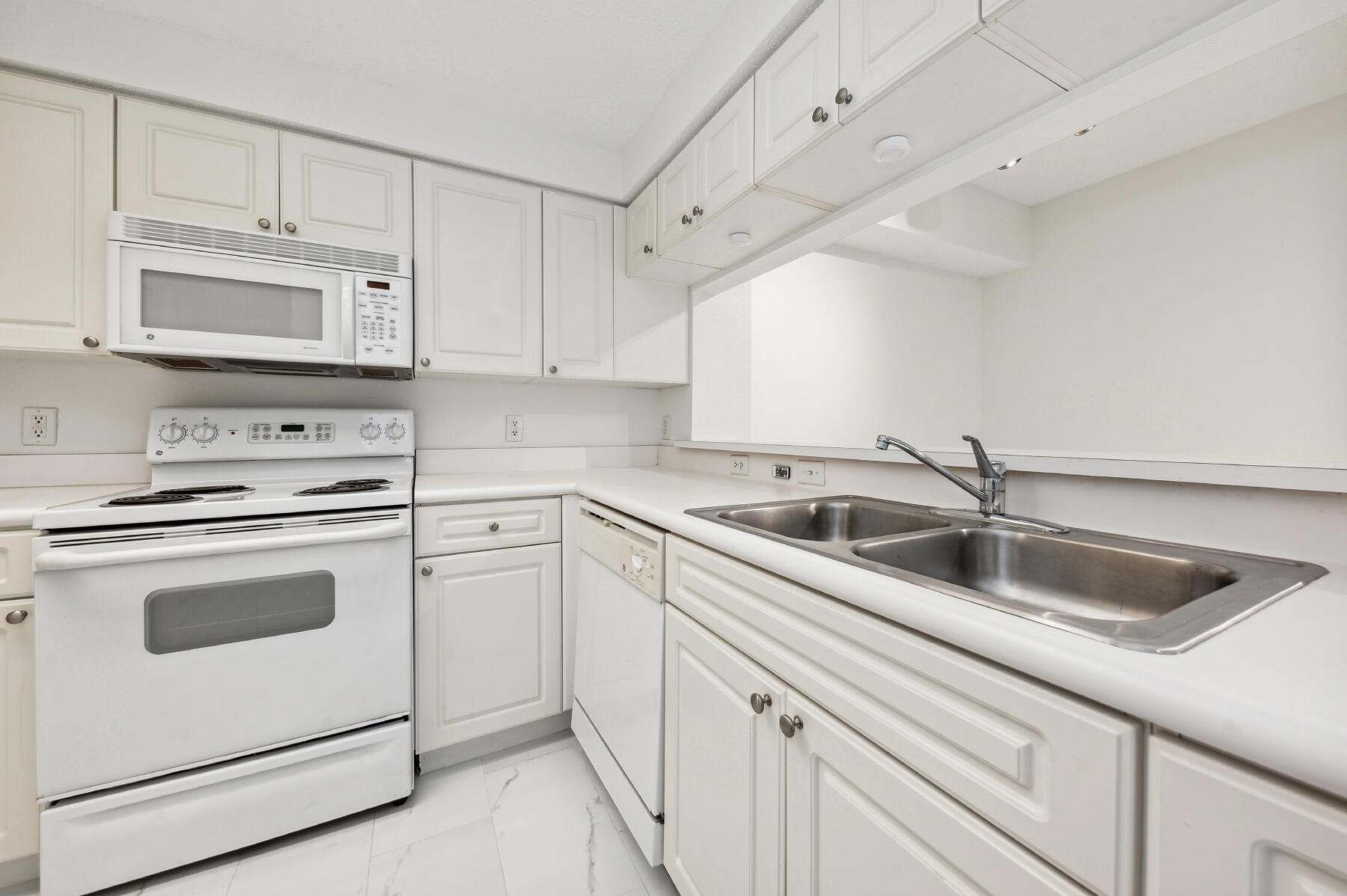 3021 Alcazar Place 104