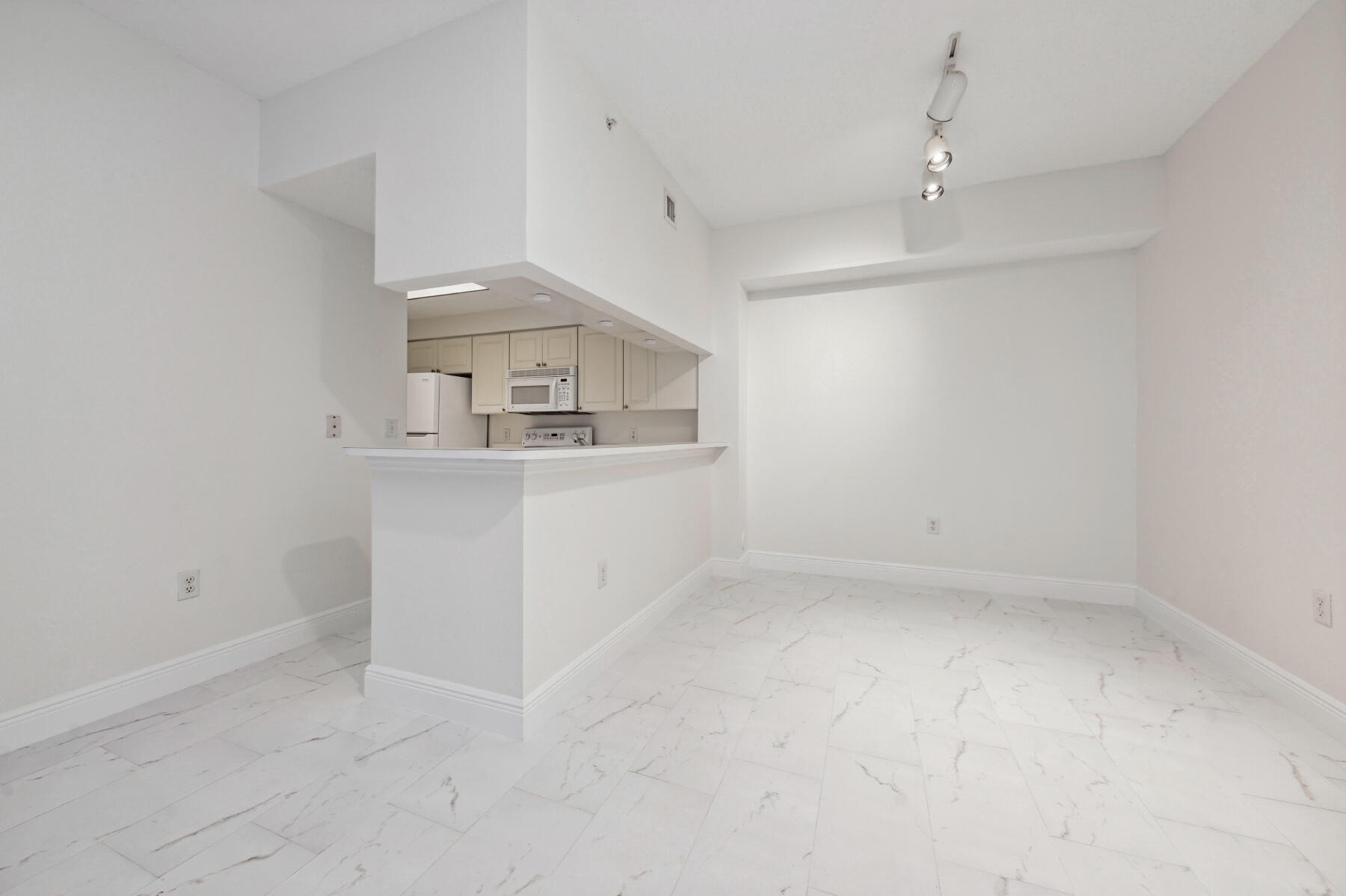 3021 Alcazar Place 104
