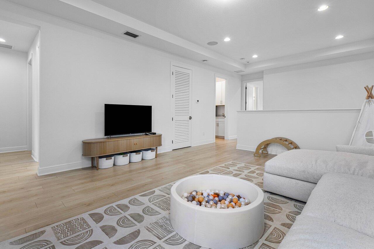 13450 Artisan Circle