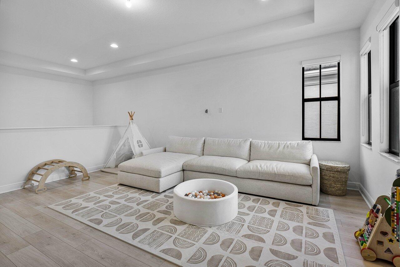 13450 Artisan Circle