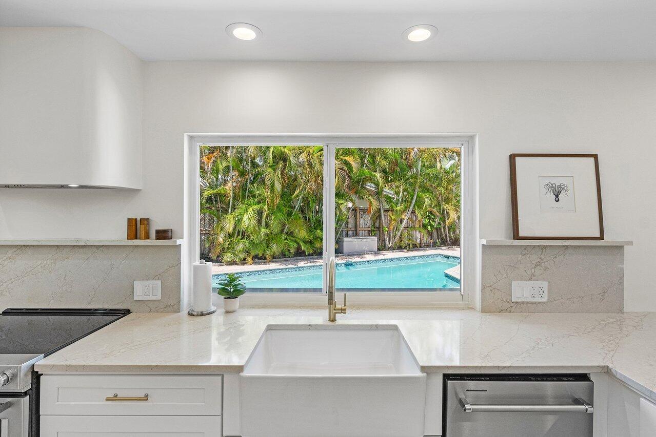 541 SW 9th Terrace