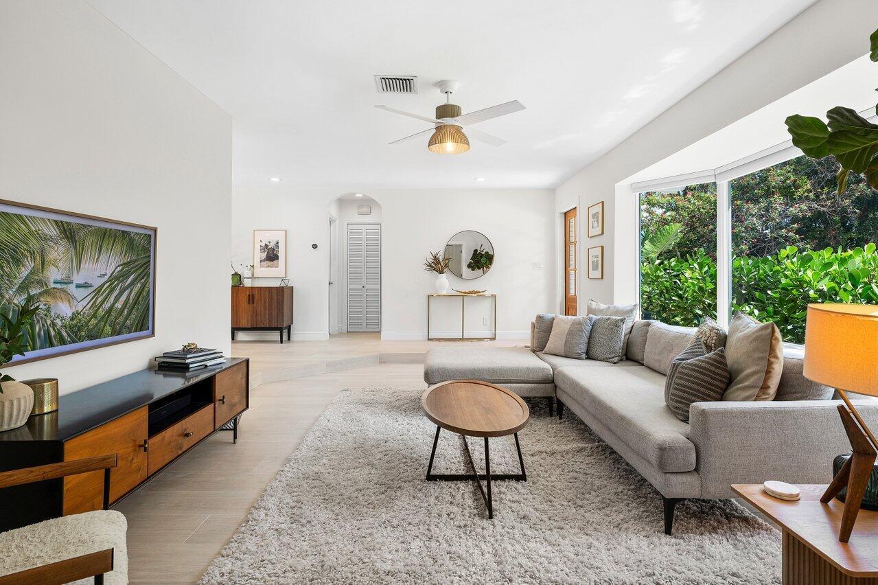 541 SW 9th Terrace