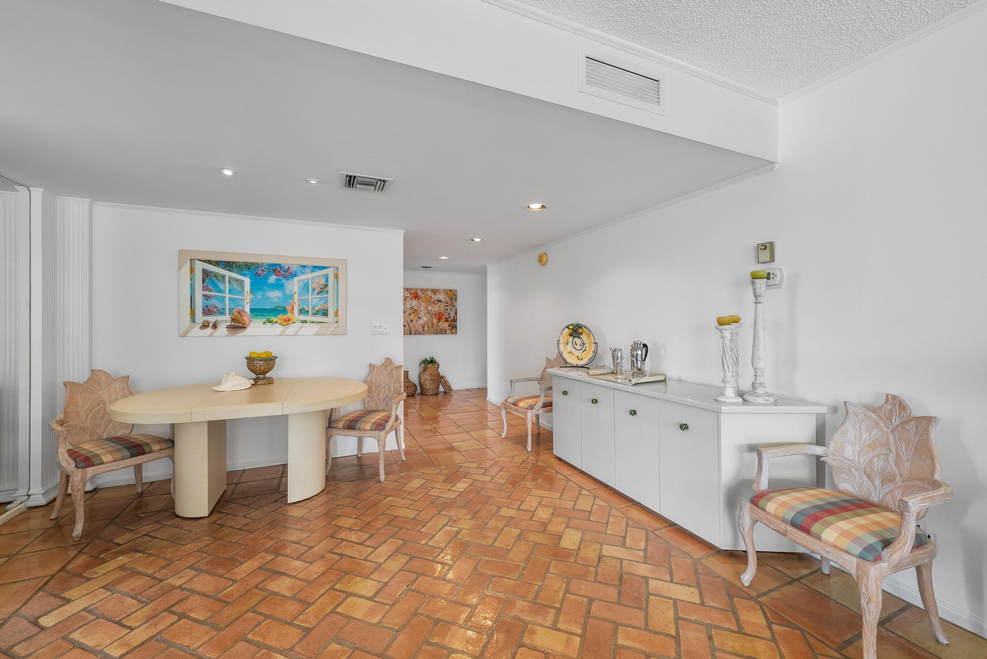 2600 S Ocean Boulevard 305s