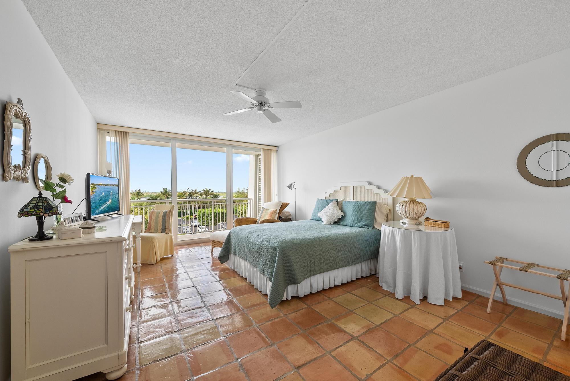 2600 S Ocean Boulevard 305s