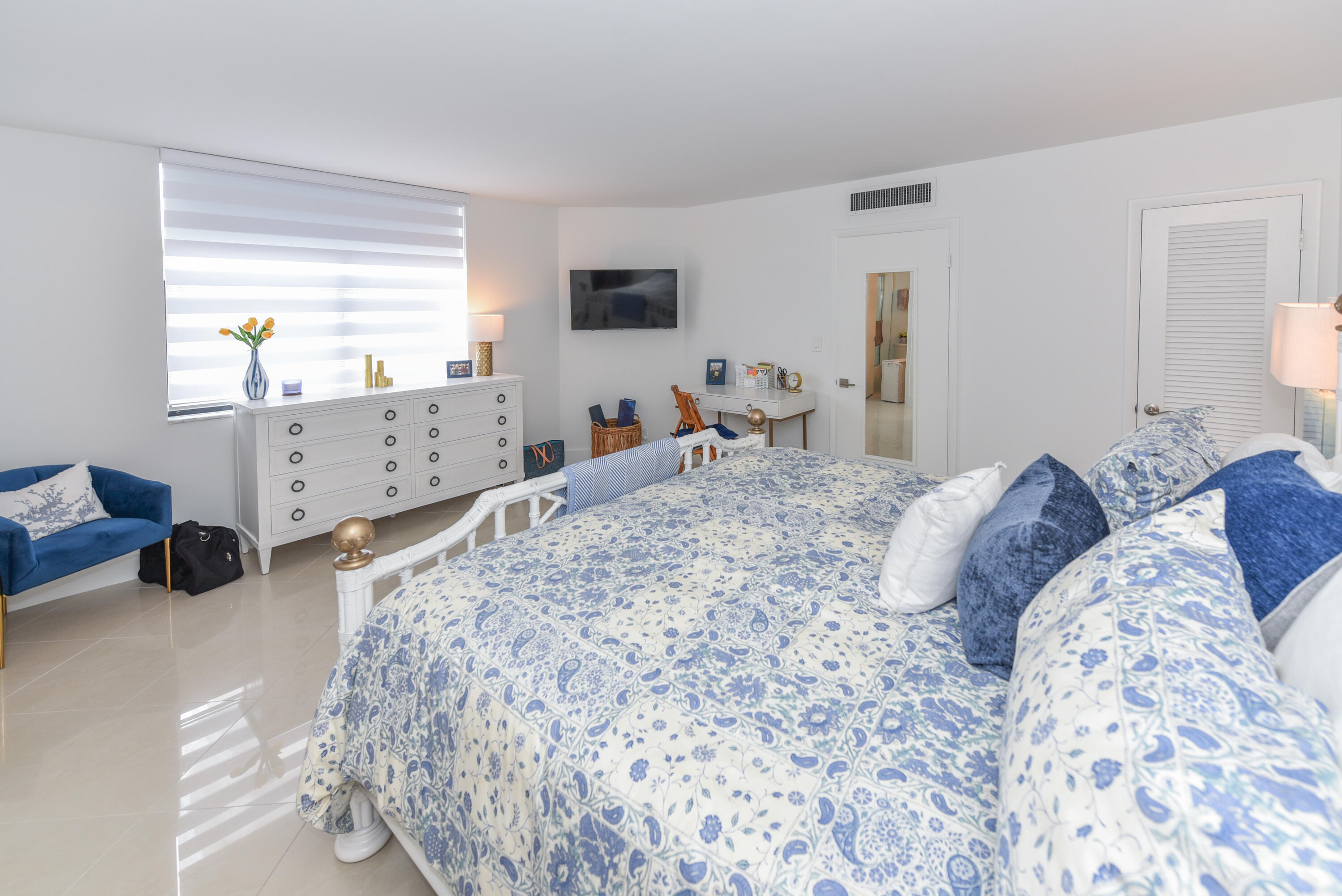 2860 S Ocean Boulevard 202