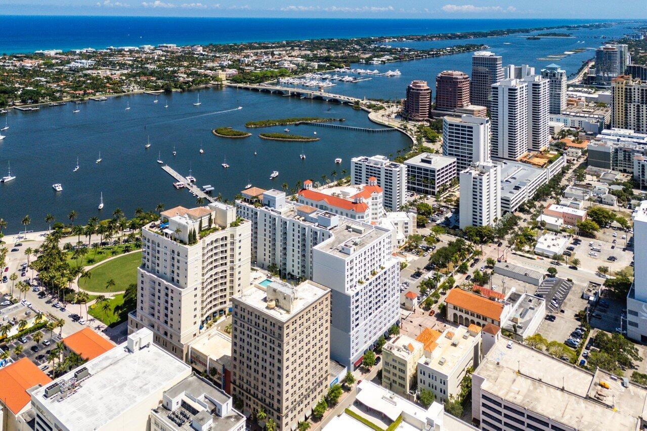255 Evernia Street 306