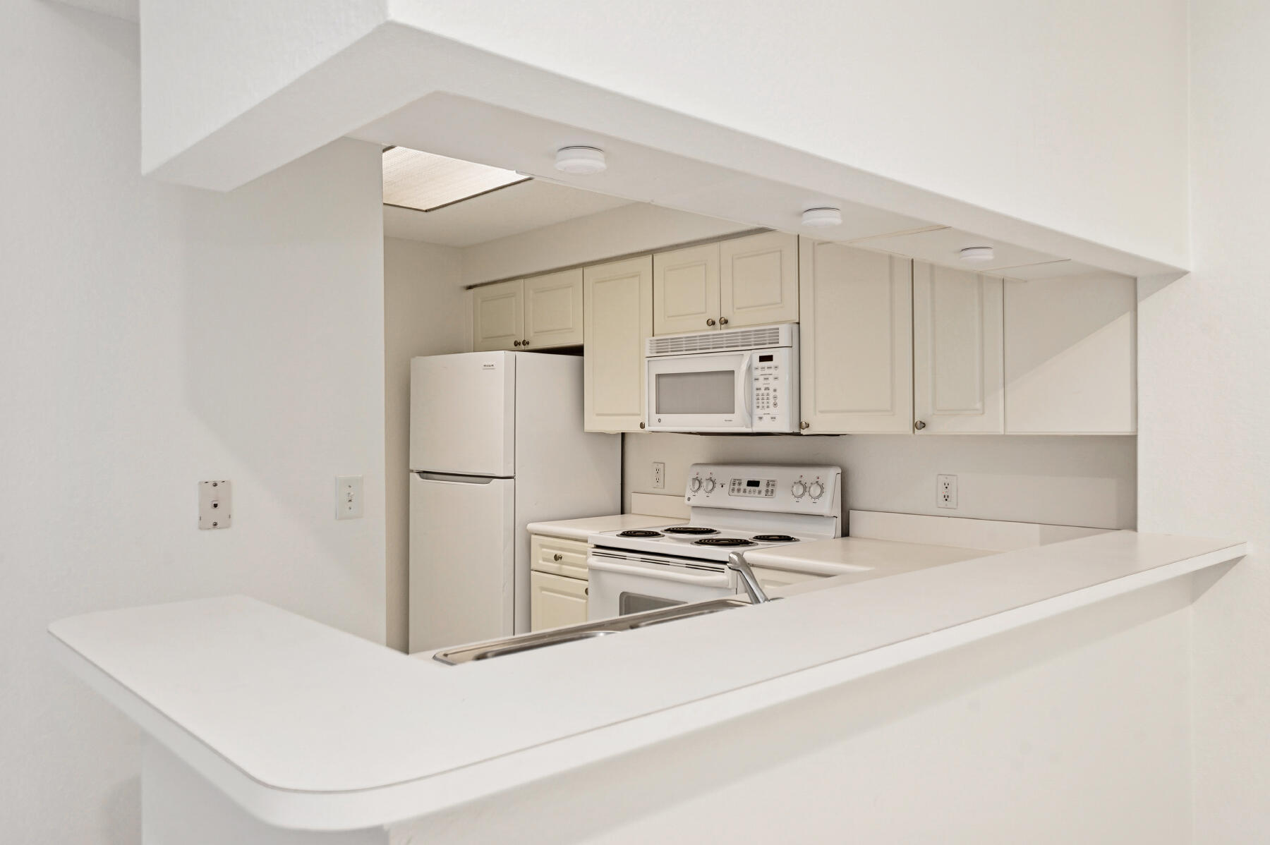 3021 Alcazar 104 Place 104