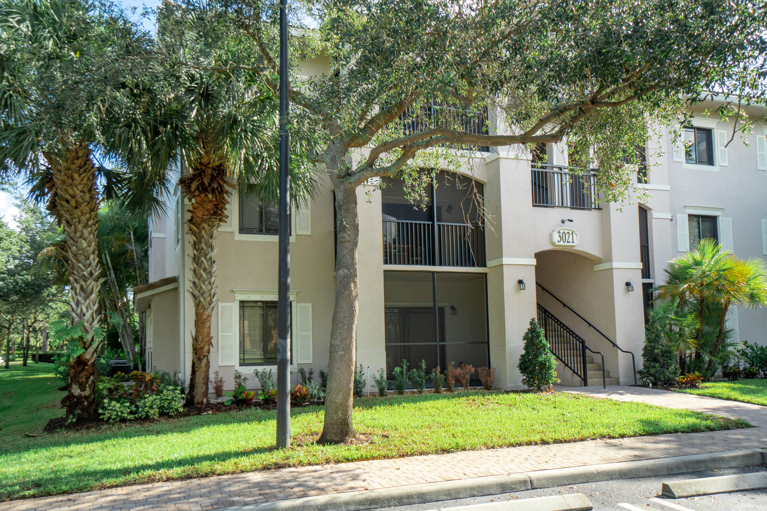 3021 Alcazar 104 Place 104