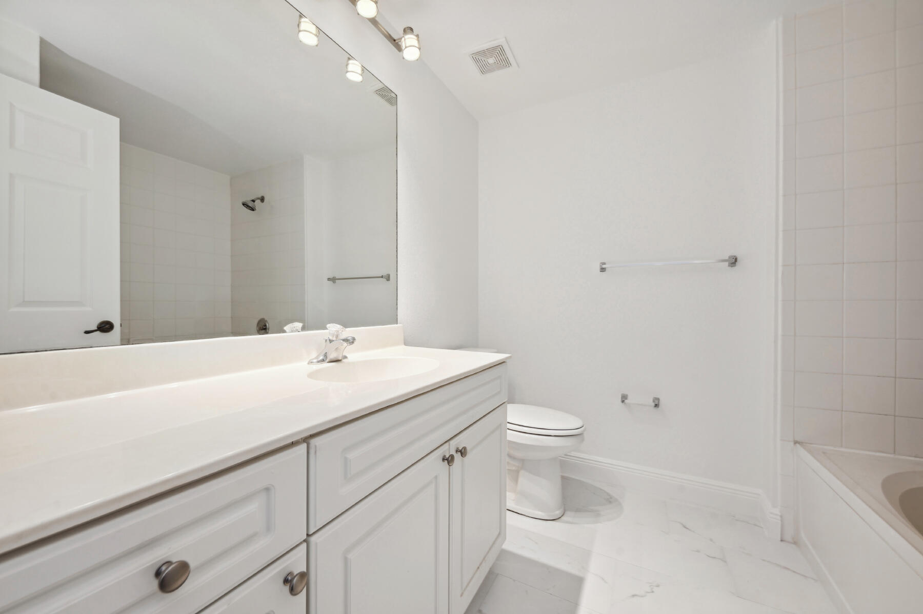3021 Alcazar 104 Place 104