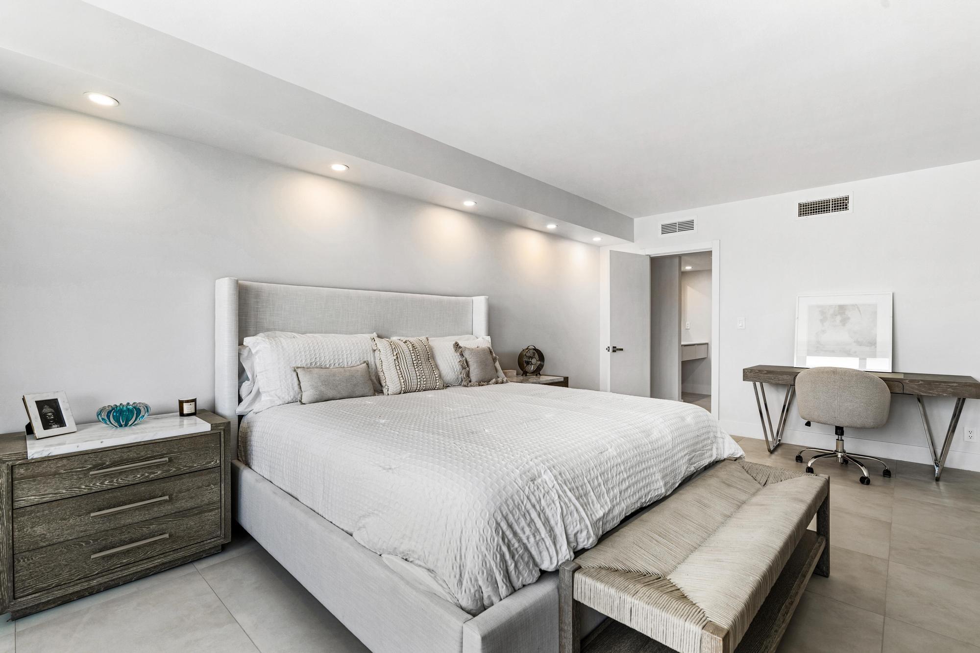 2600 S Ocean Boulevard 104s