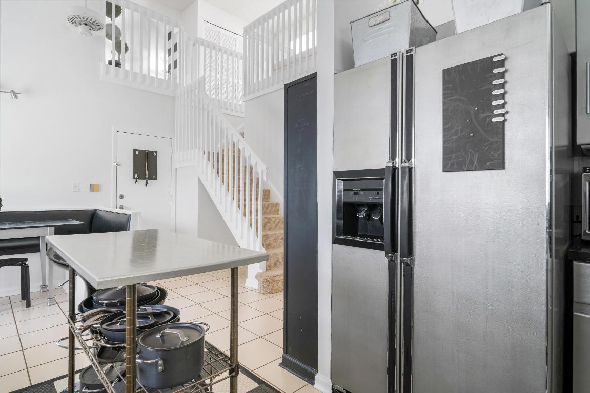 1015 Fairfax Circle W