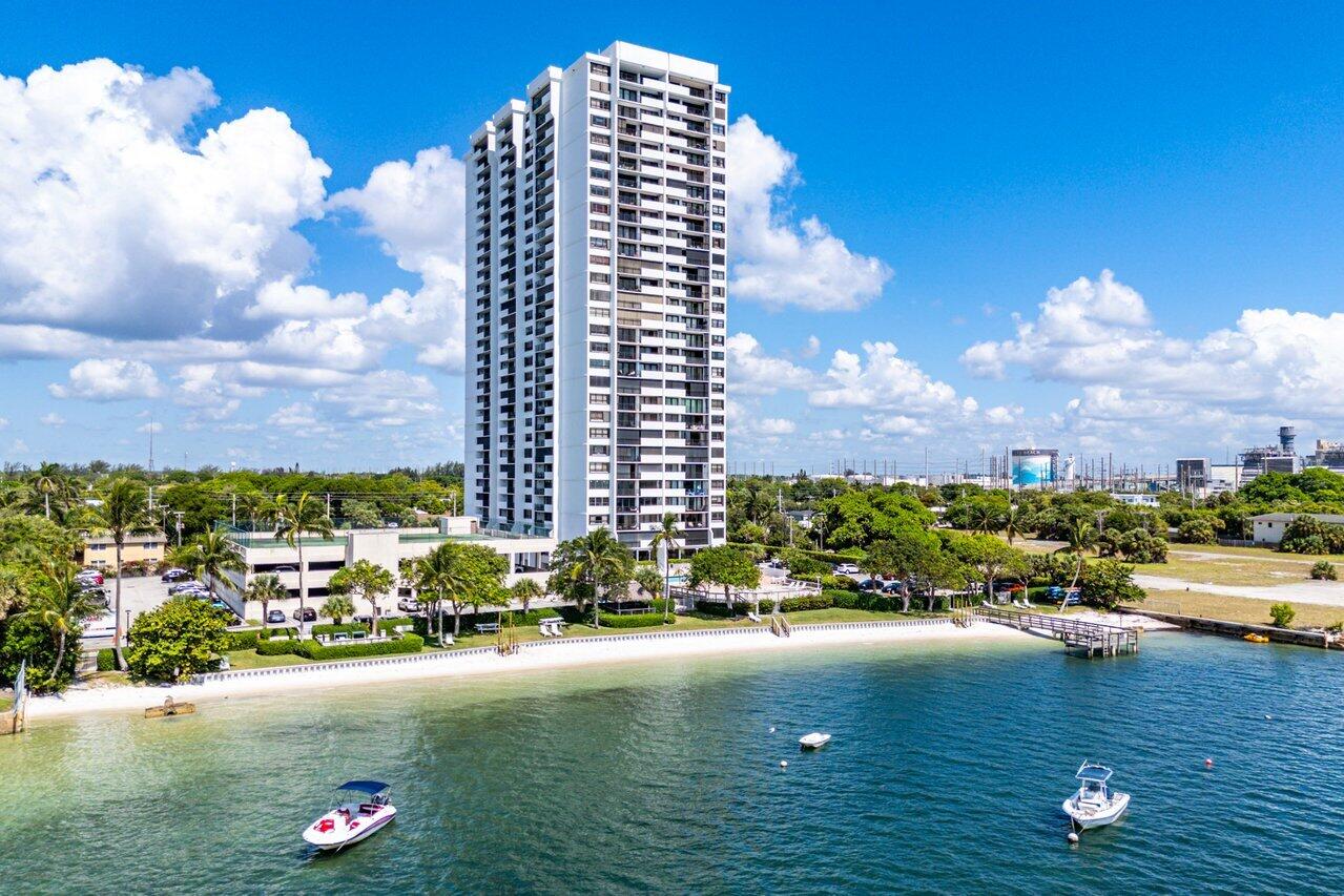 5600 N Flagler Drive Ph109