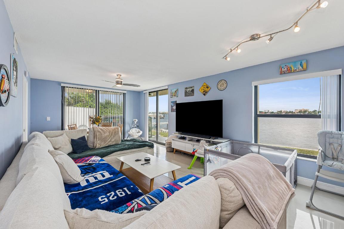 896 N Federal Highway 124