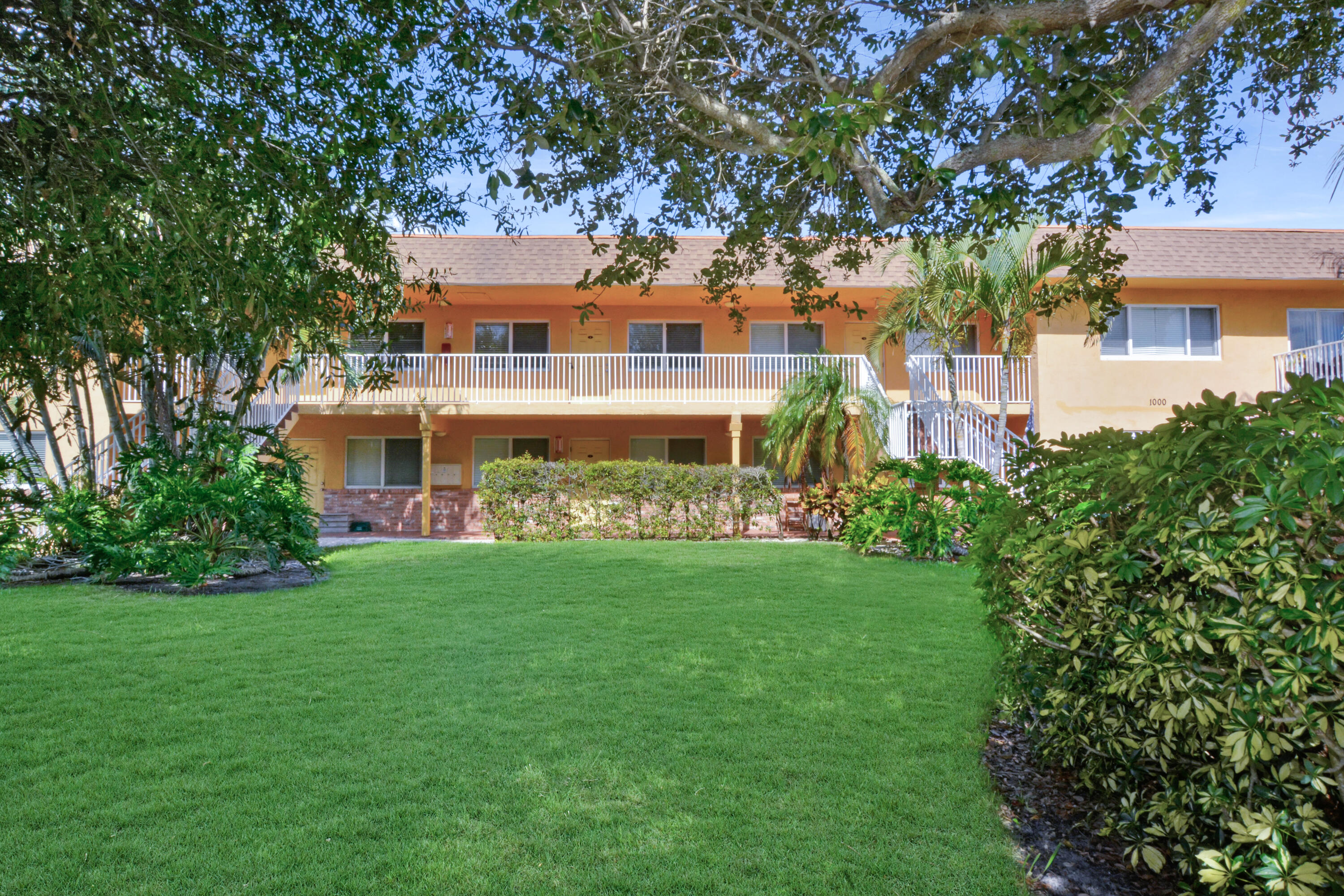 1000 NE 9th Avenue 8